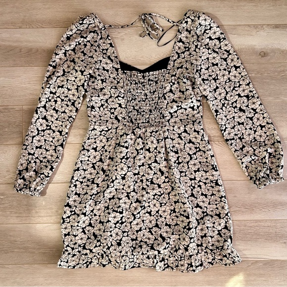 Long Sleeve Sweetheart Dress | Dynamite - Picture 5 of 8